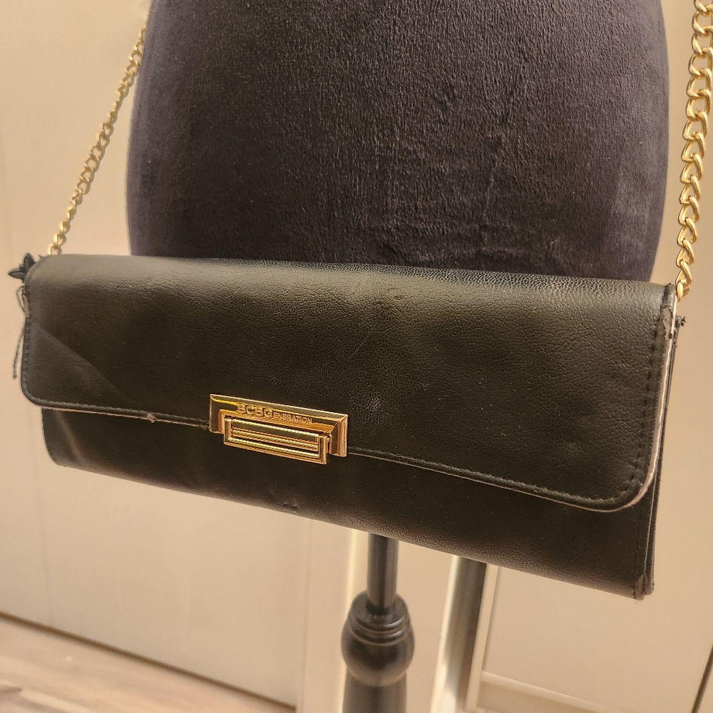 Elegant BCBG Generation Black Chain Shoulder Bag - Picture 2 of 8